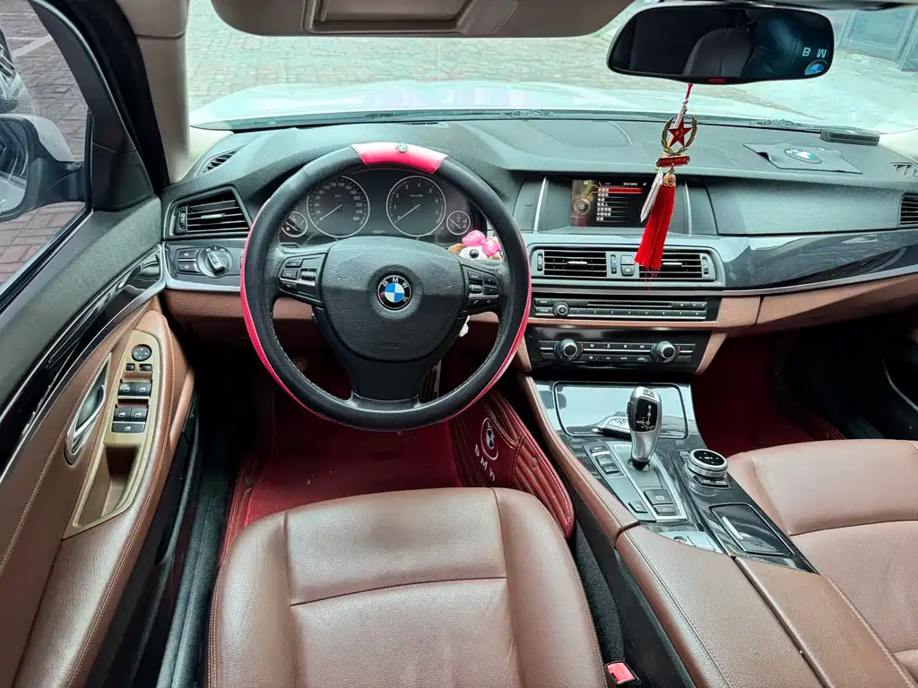 BMW 5 Series — миниатюра 14