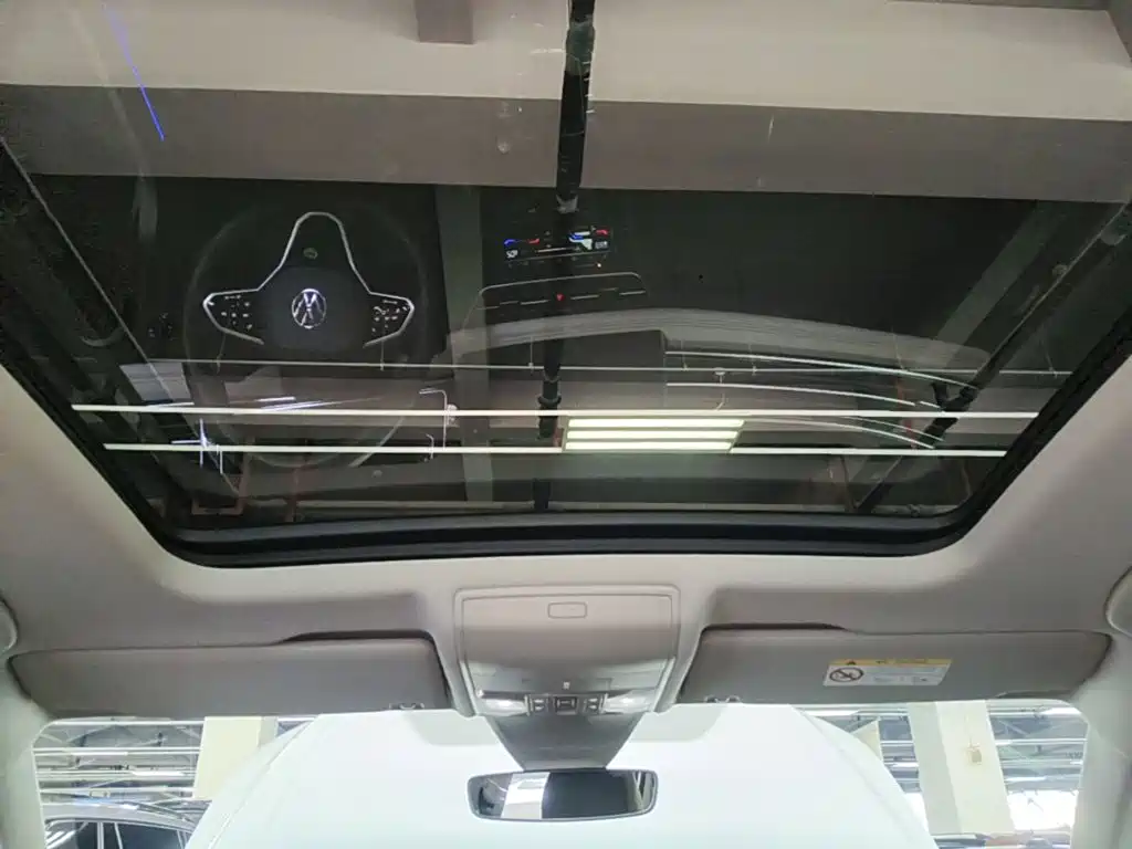 Volkswagen Tiguan L PHEV — миниатюра 18