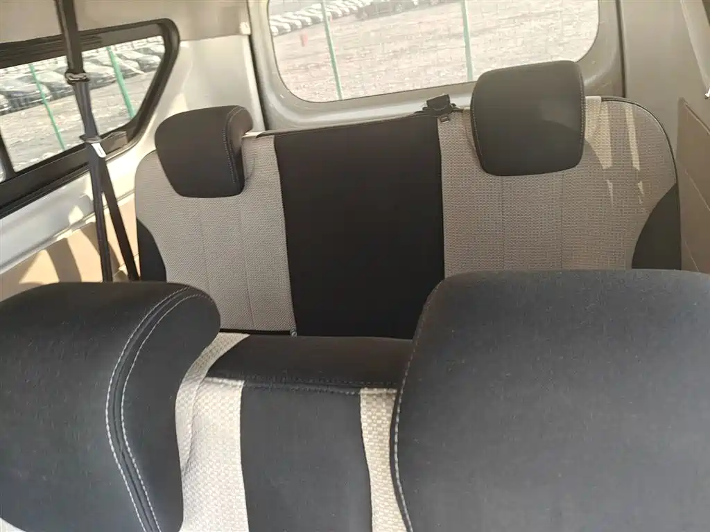 CHANGAN CROSS STAR V5