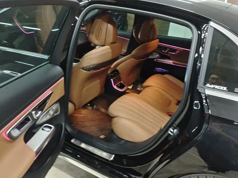 Mercedes-Benz E-Class — миниатюра 6