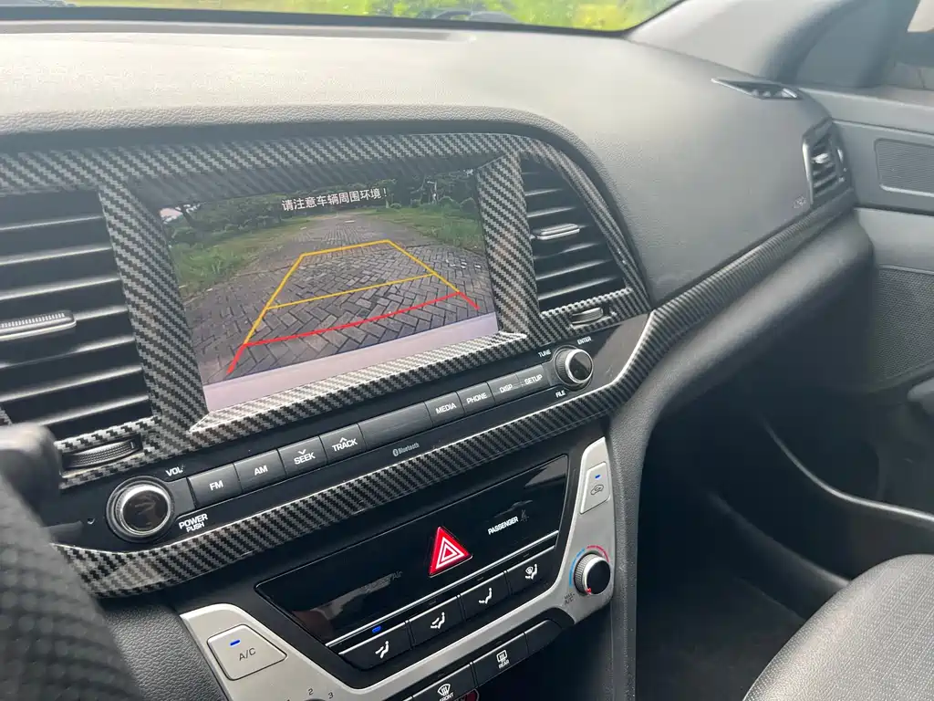 Hyundai Elantra — миниатюра 20