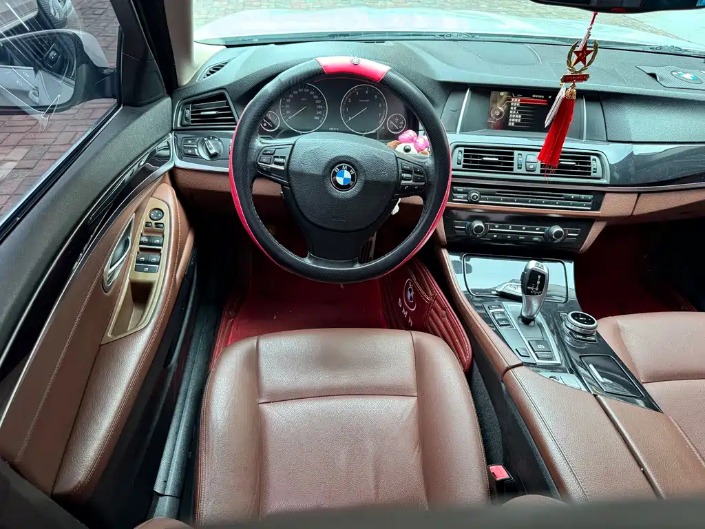 BMW 5 Series — миниатюра 15