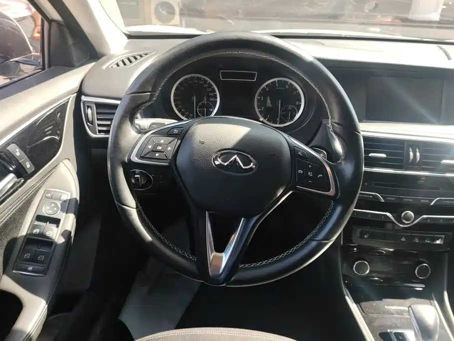 Infiniti QX30 — миниатюра 15
