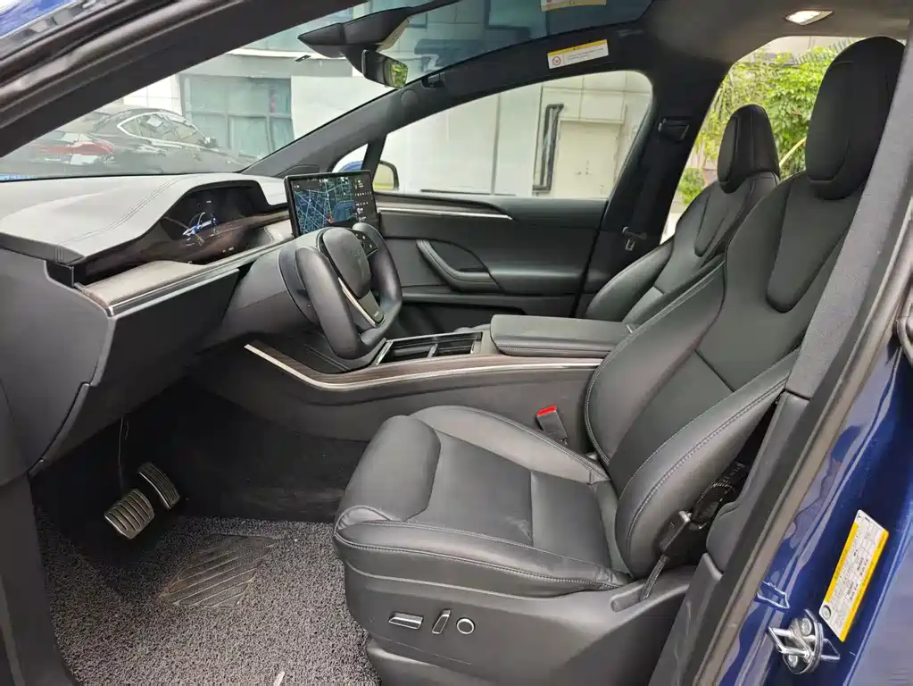 Tesla Model X — миниатюра 4