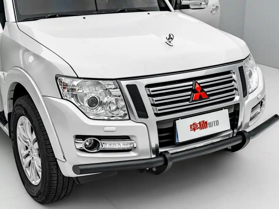 Mitsubishi Pajero (Import) — миниатюра 35