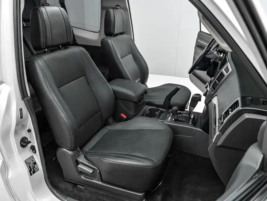 Mitsubishi Pajero (Import) — миниатюра 22
