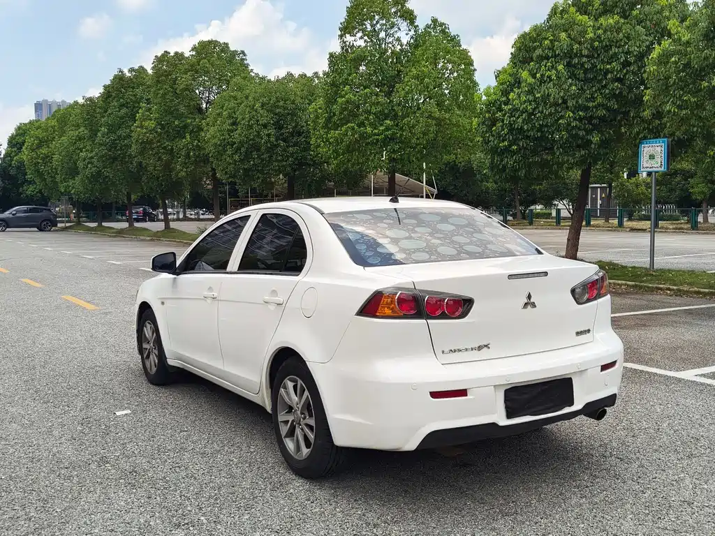 Mitsubishi Lancer EX — миниатюра 9