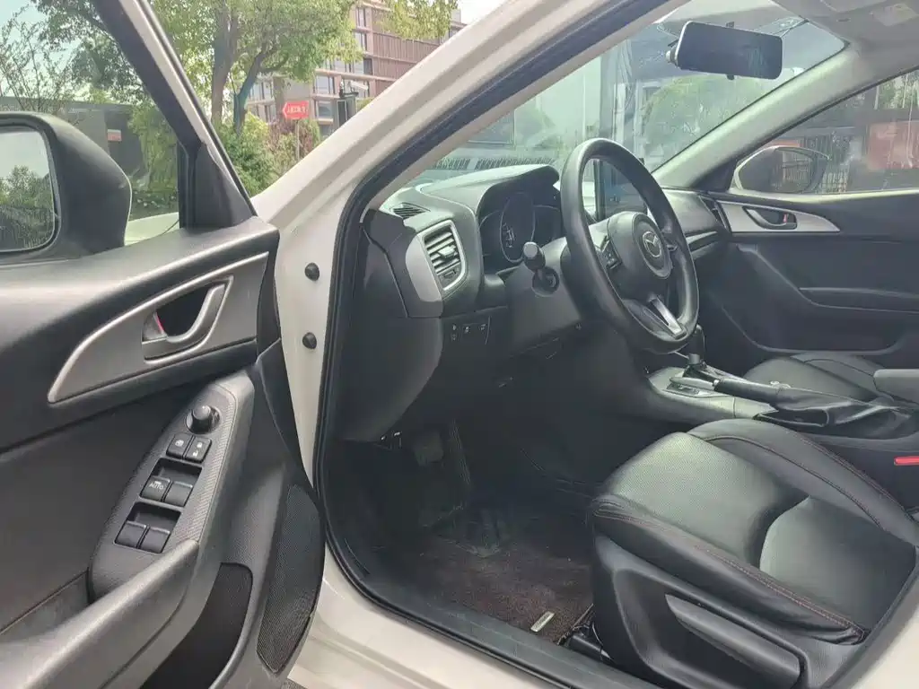 Mazda 3 Axela — миниатюра 4