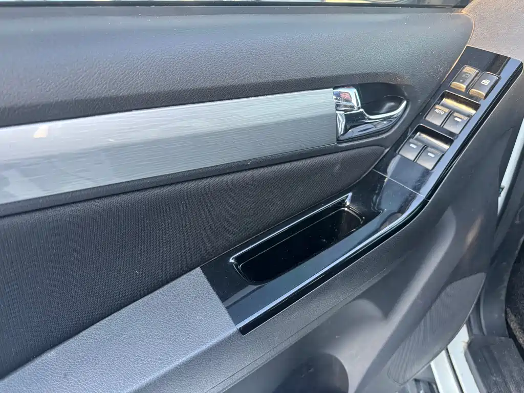 ISUZU MU X SHEPHERD RANGER