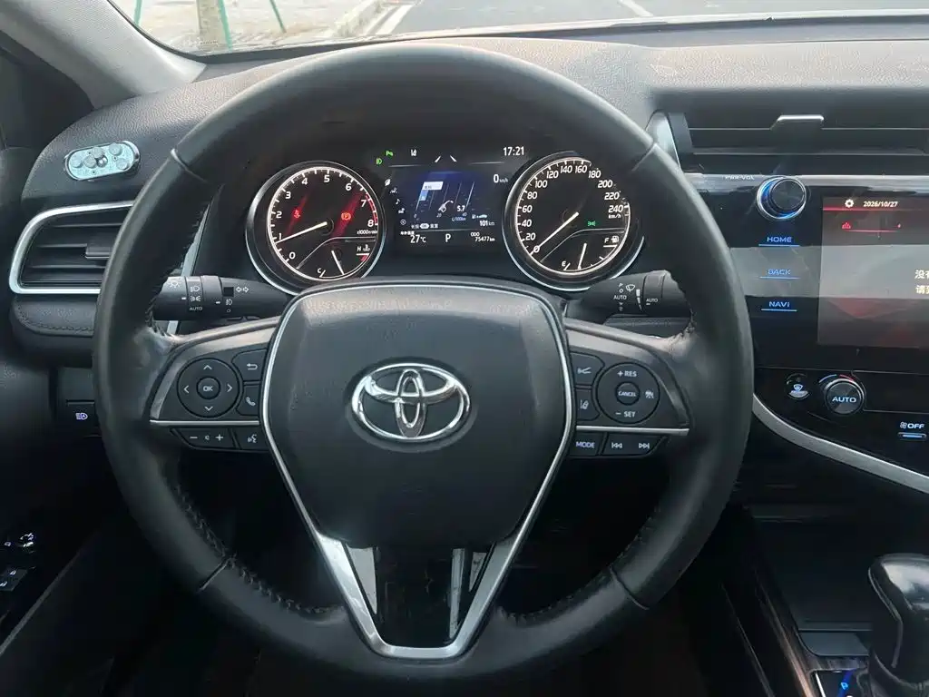 Toyota Camry — миниатюра 9