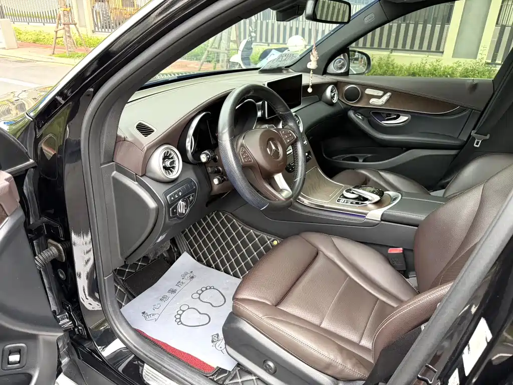 Mercedes-Benz GLC 2018 GLC 300 4MATIC