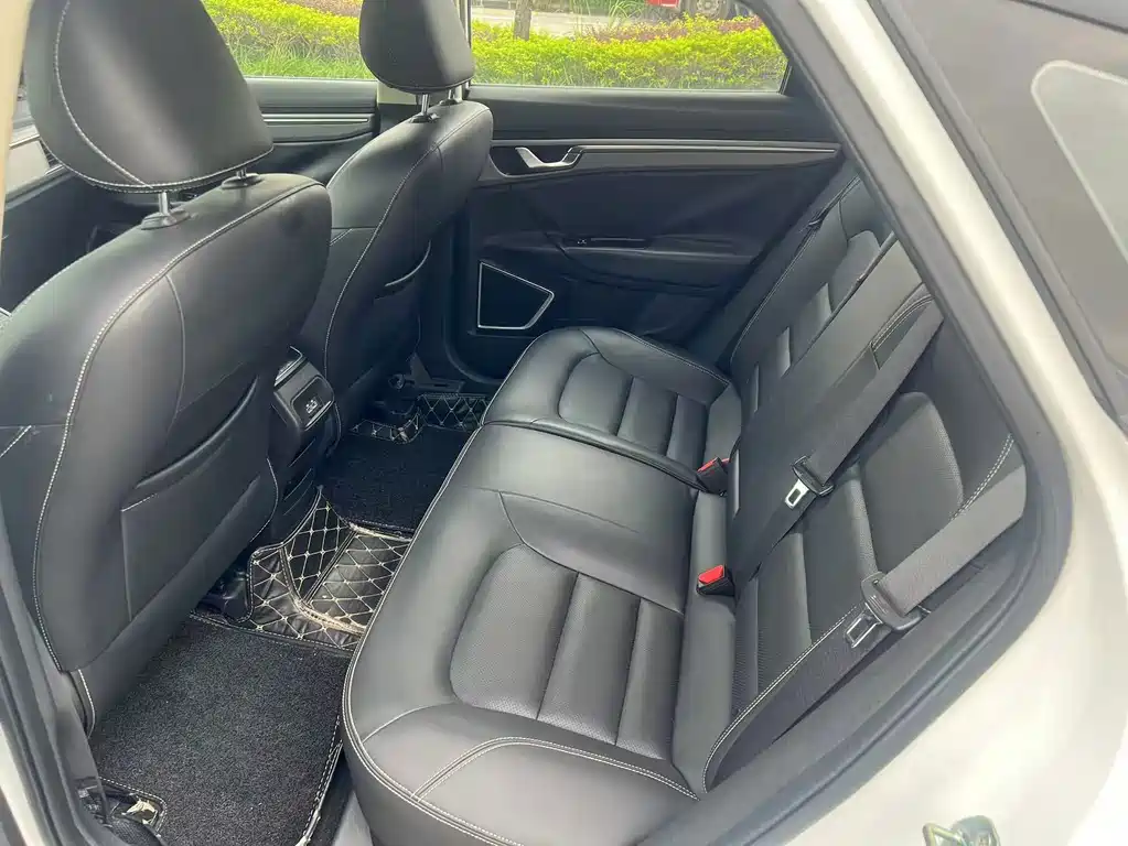 Geely Emgrand GS — миниатюра 10