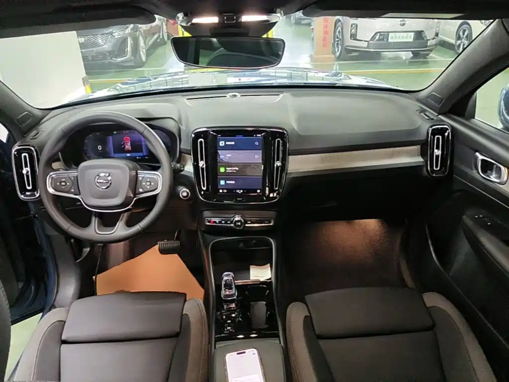 Volvo XC40 — миниатюра 10