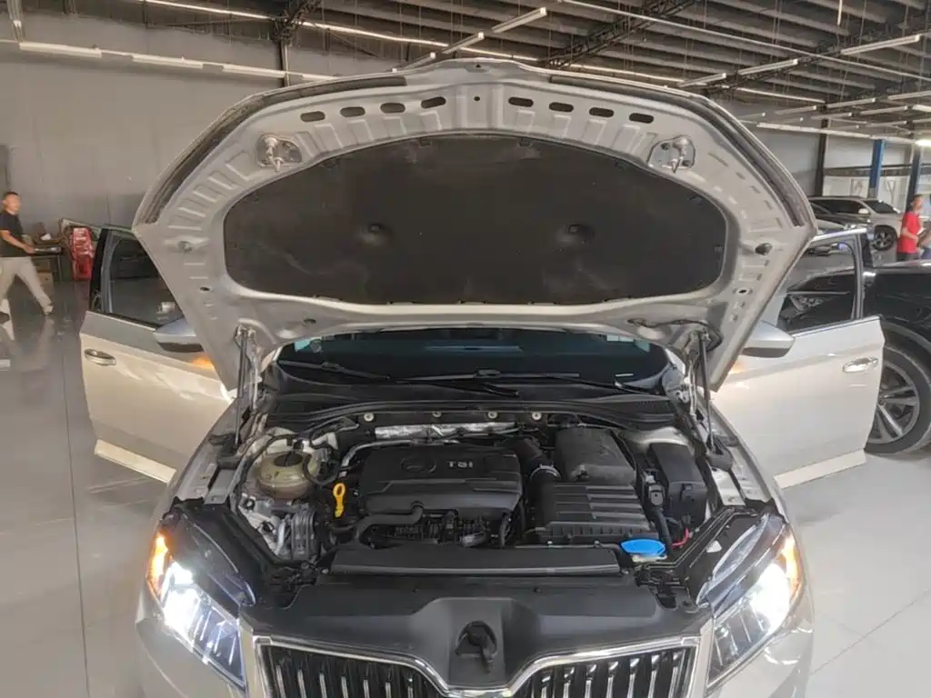 Skoda Superb — миниатюра 16