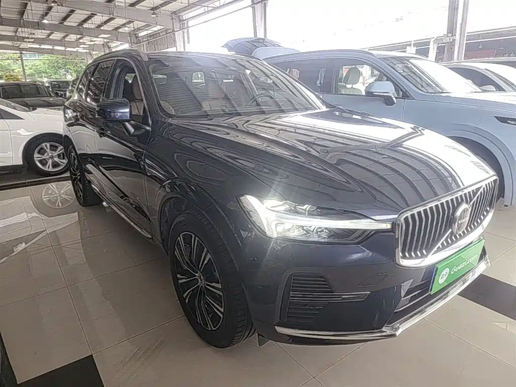 Volvo XC60 2022 B5 Luxury