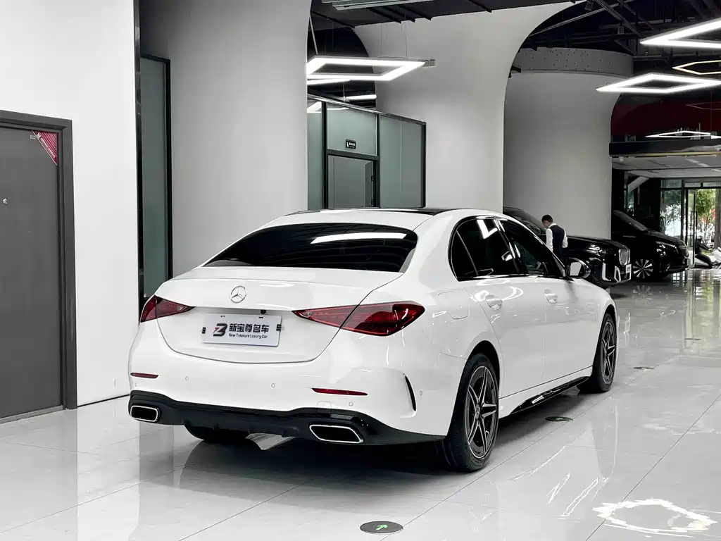 Mercedes-Benz C-Class — миниатюра 11