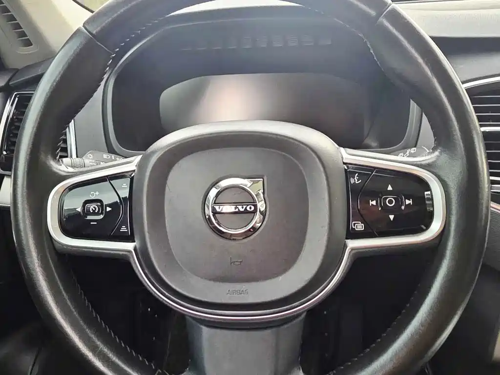 Volvo XC90 — миниатюра 17