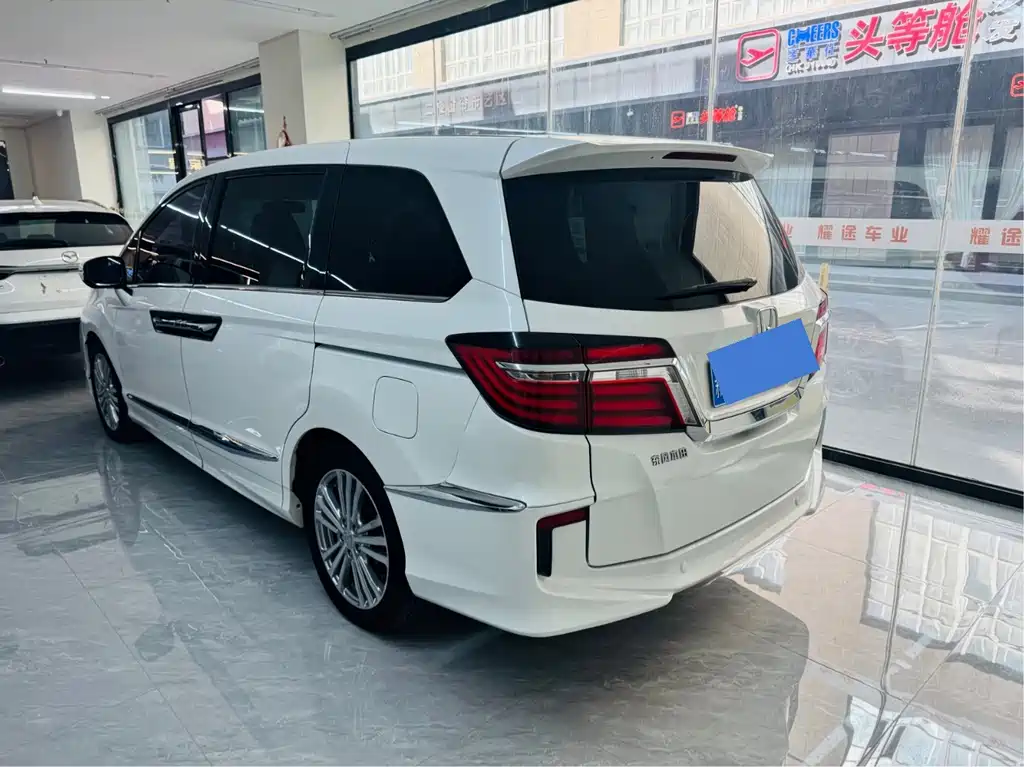 Honda Elysion — миниатюра 6