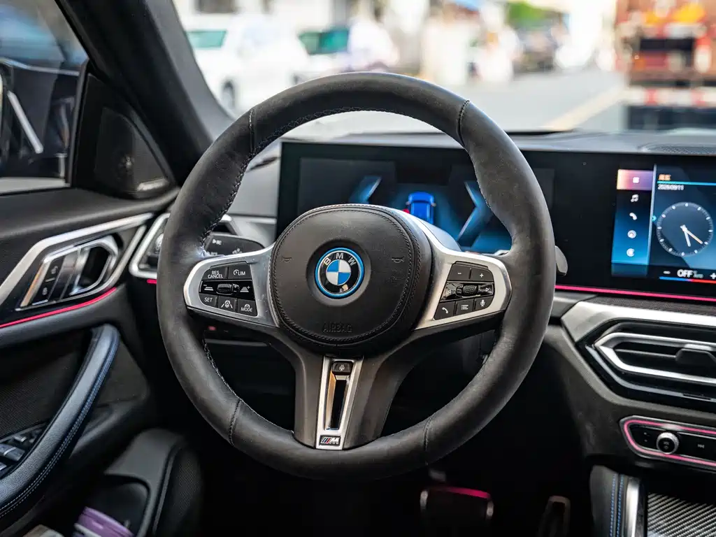 BMW i4 — миниатюра 11