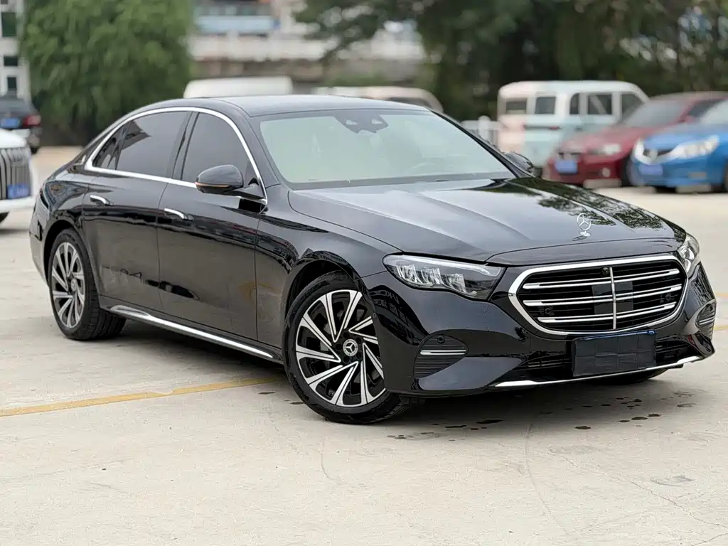 Mercedes-Benz E-Class — миниатюра 2