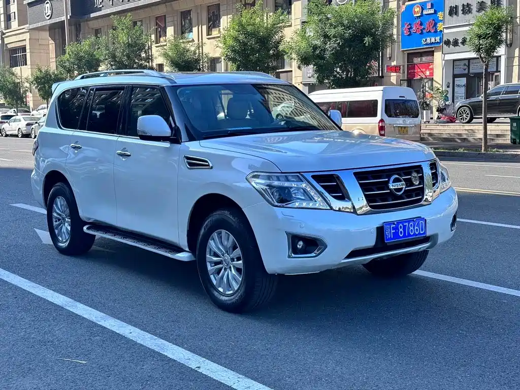 Nissan Patrol — миниатюра 3