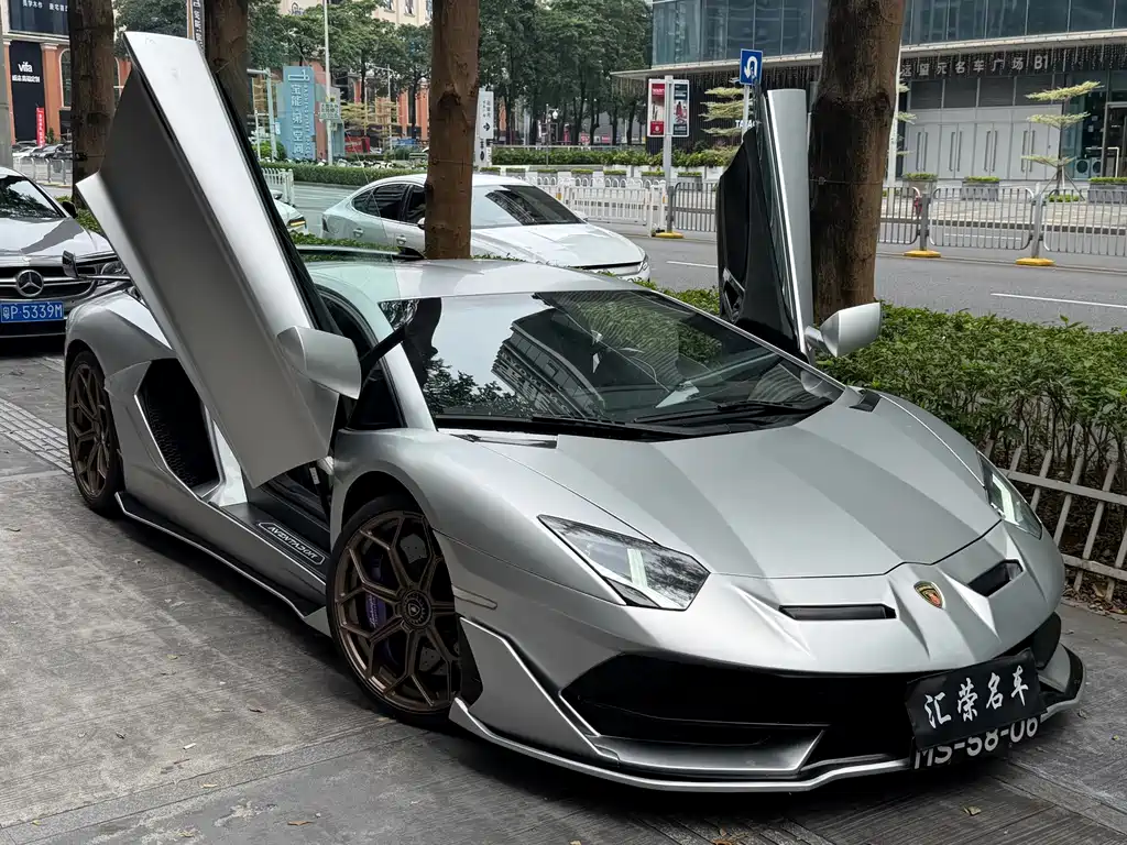 Lamborghini Aventador — миниатюра 3