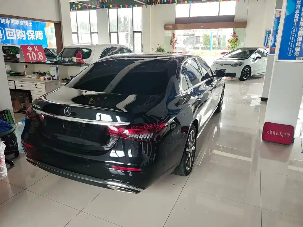 Mercedes-Benz E-Class — миниатюра 2
