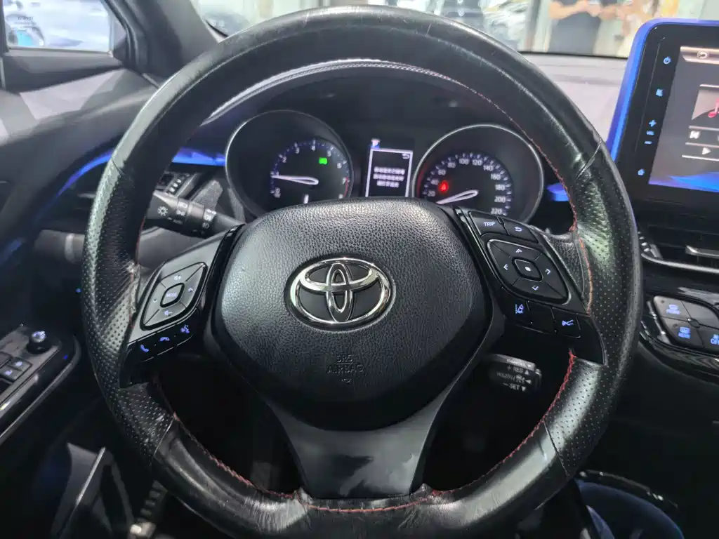 Toyota C-HR — миниатюра 8