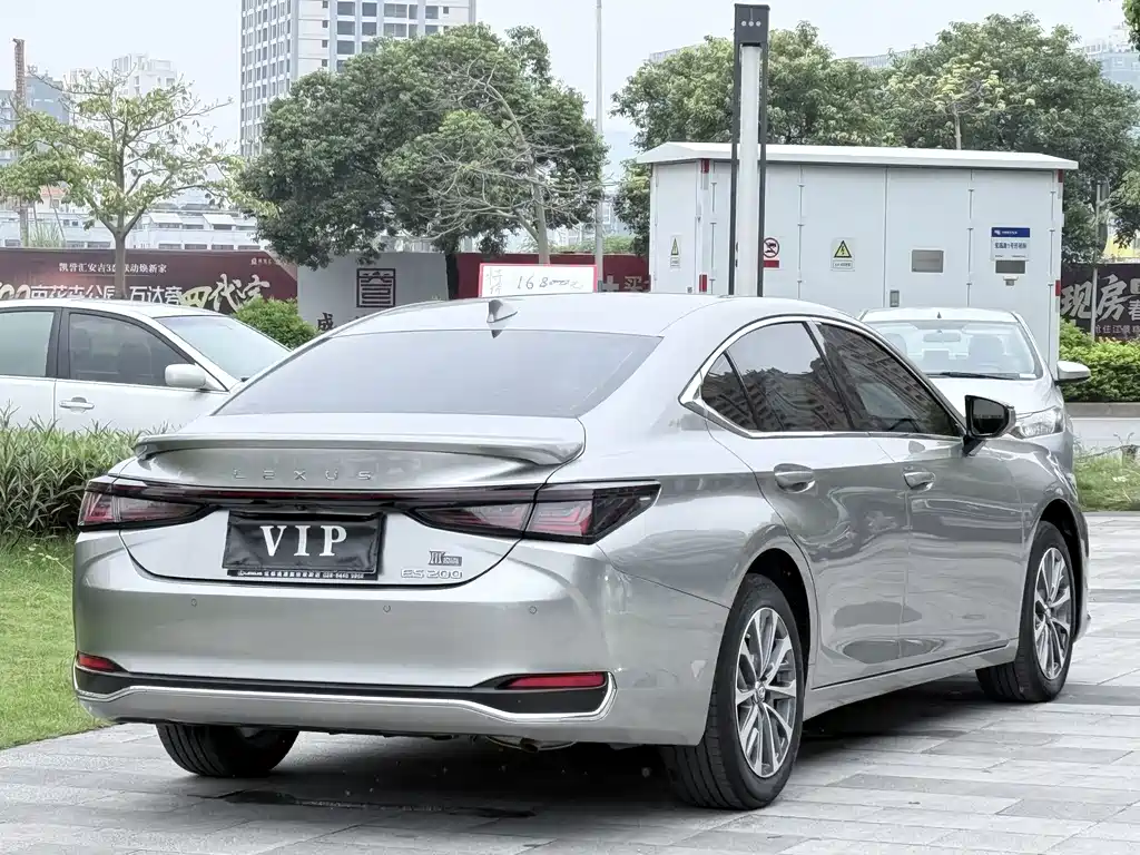 Lexus ES — миниатюра 3