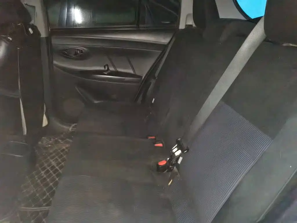 Toyota Yaris L — миниатюра 18