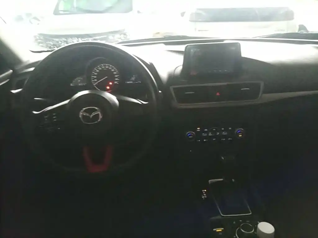 Mazda 3 Axela — миниатюра 11