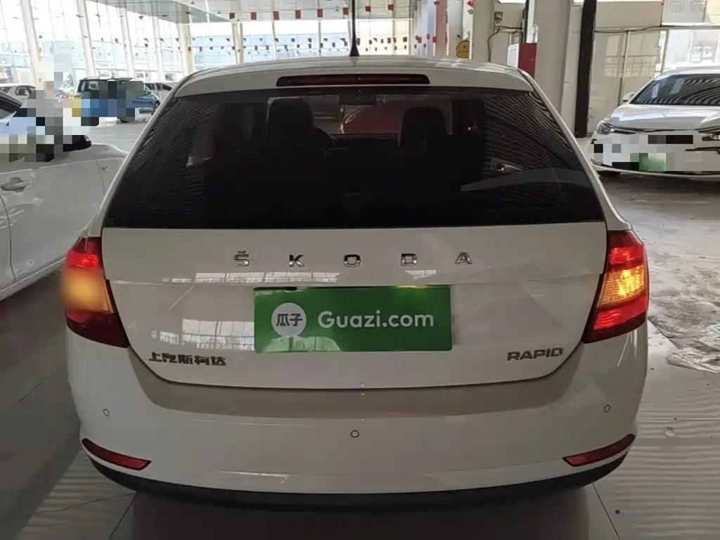 Skoda Rapid Spaceback — миниатюра 6
