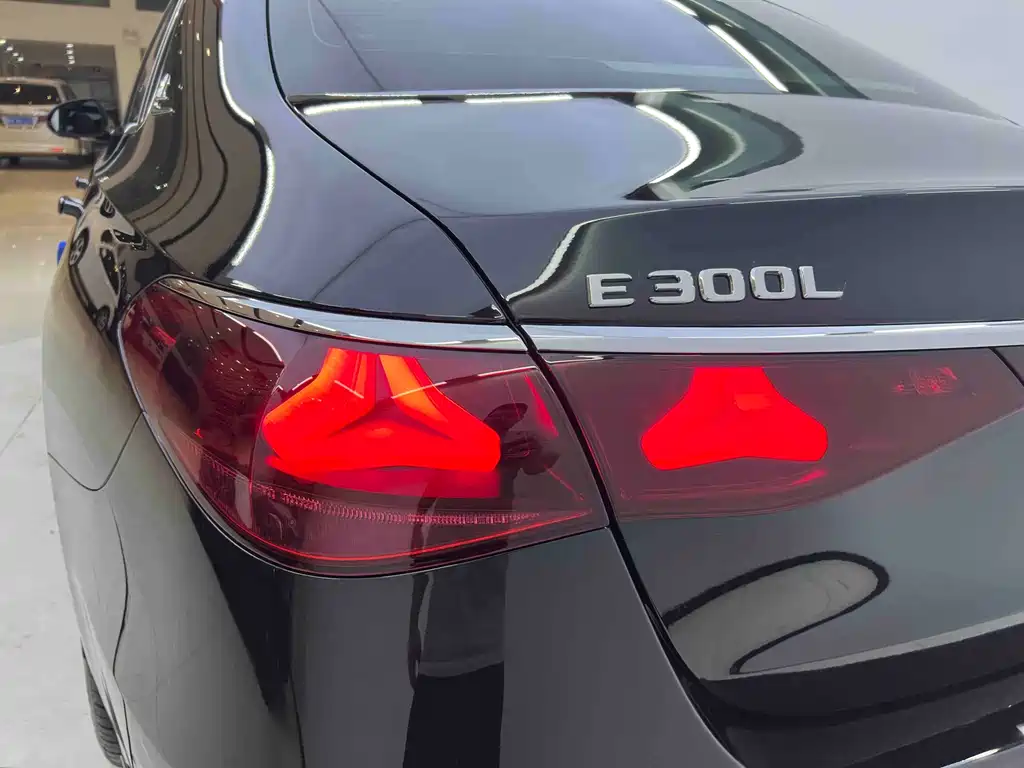 Mercedes-Benz E-Class E 2025 E 300 L Fashion