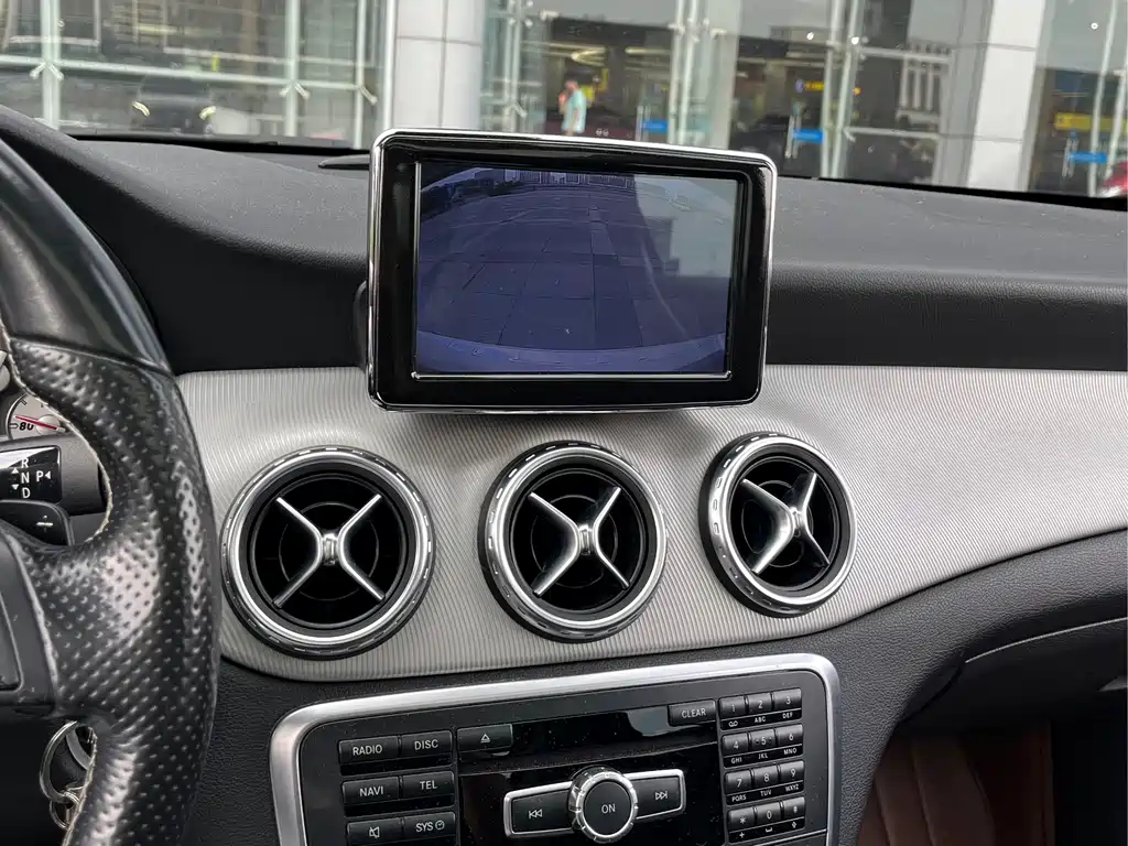 Mercedes-Benz GLA (Import) — миниатюра 9
