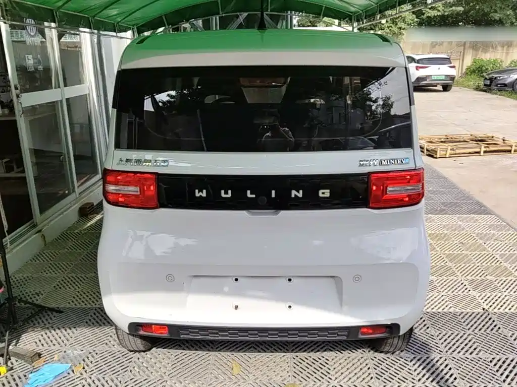 Wuling MINIEV — миниатюра 6