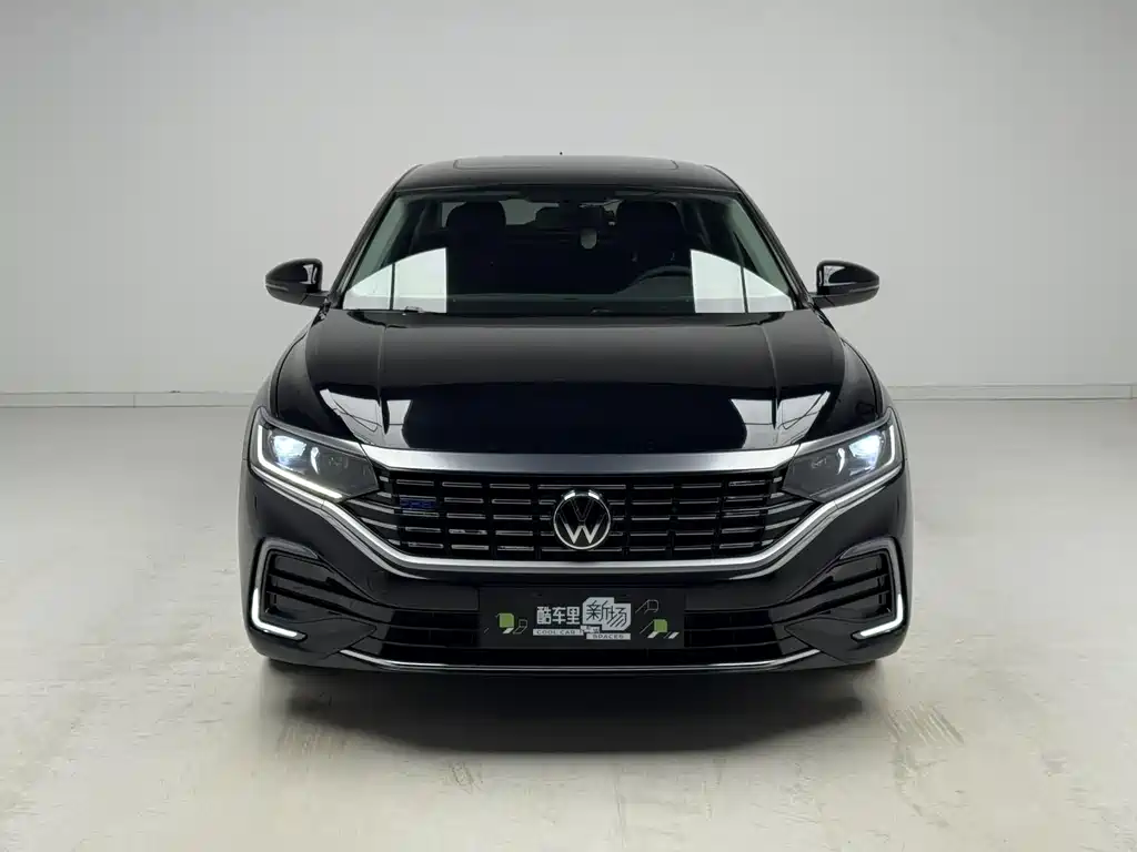 Volkswagen Passat PHEV — миниатюра 2