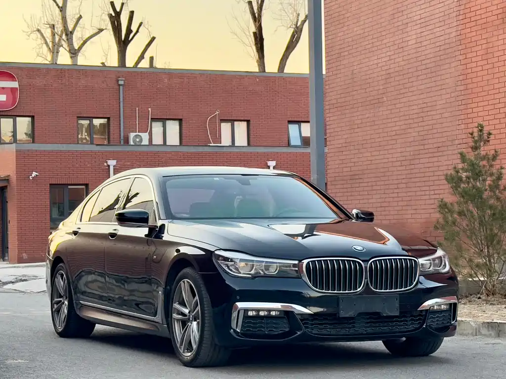 BMW 7 SERIES