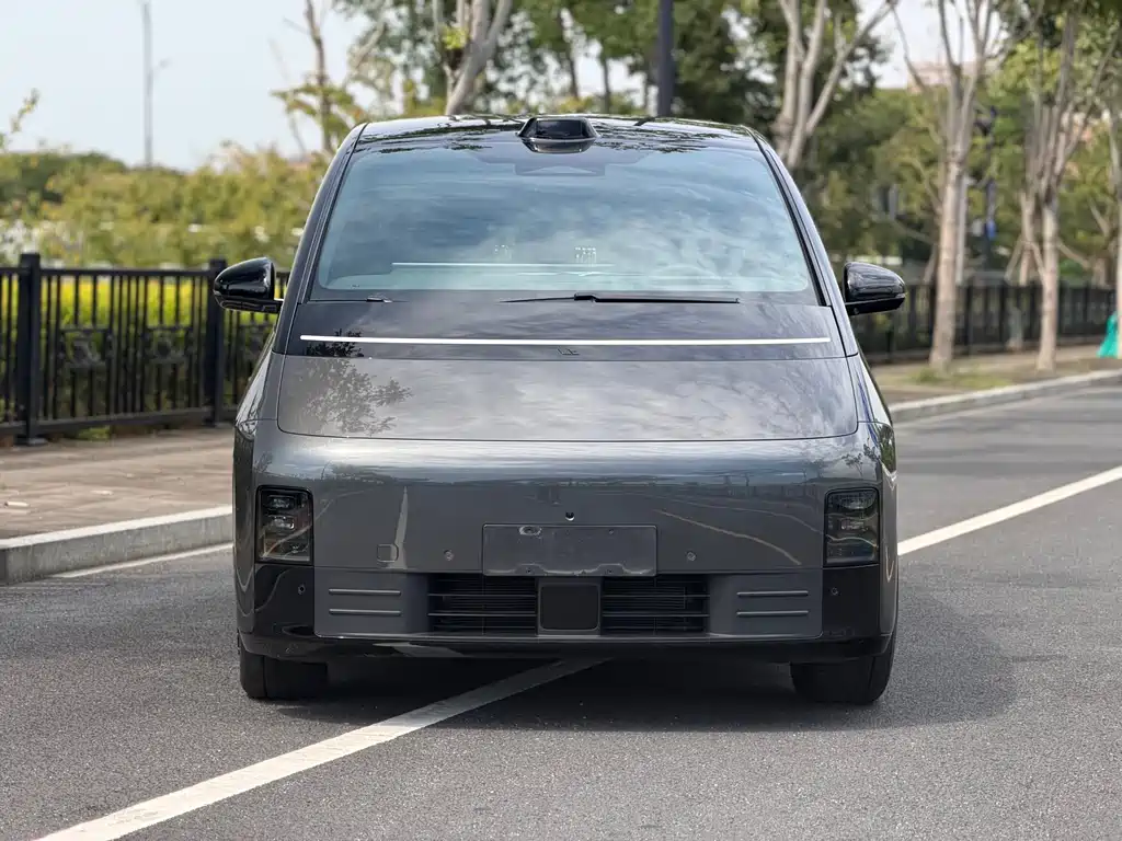 Li Auto Li MEGA — миниатюра 2