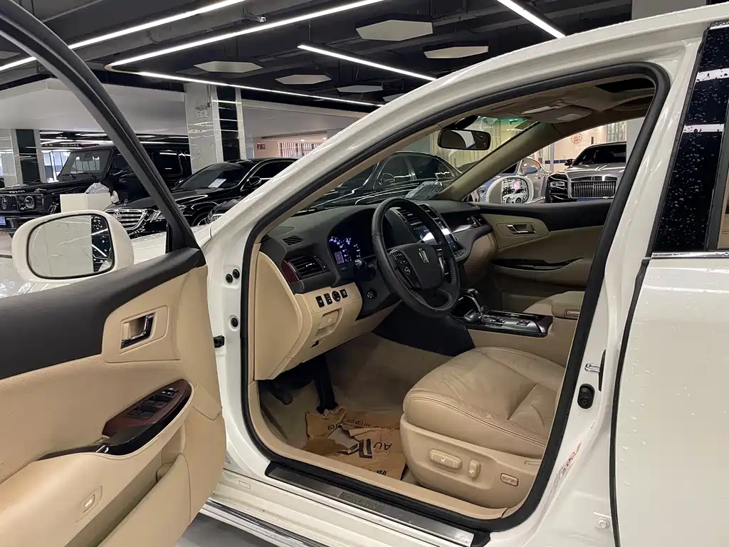 Toyota Crown 2010 3.0L Royal