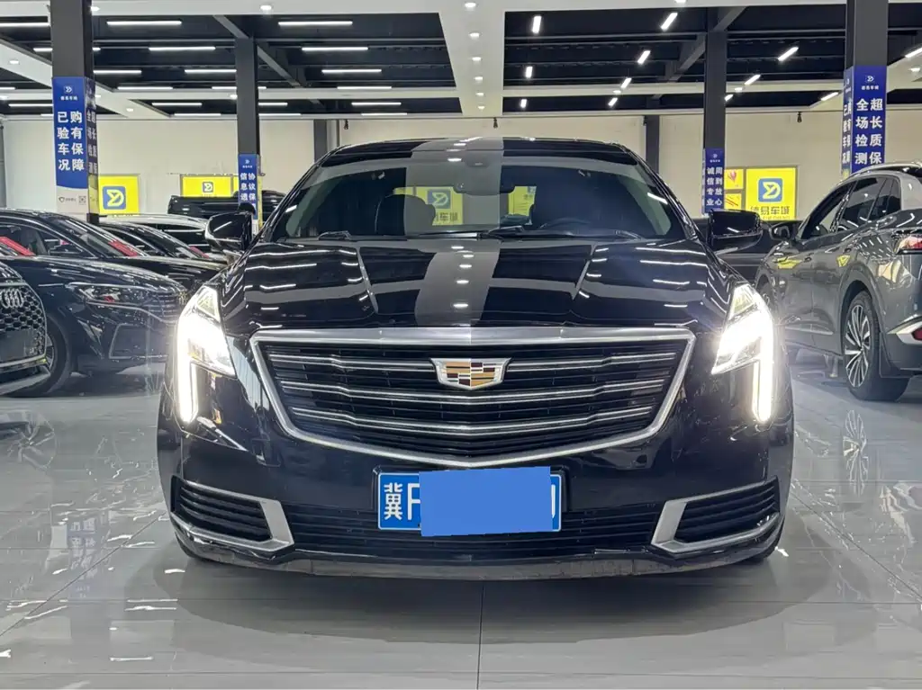 CADILLAC XTS