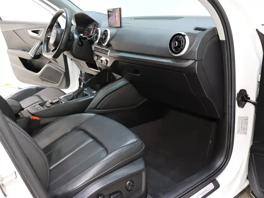 Audi Q2L — миниатюра 8