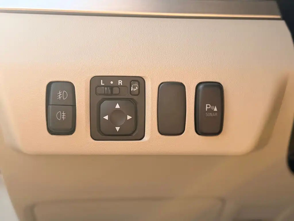 Mitsubishi Pajero (Import) — миниатюра 18