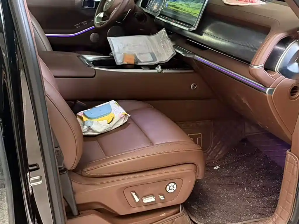 TANK TANK 700 NEW ENERGY