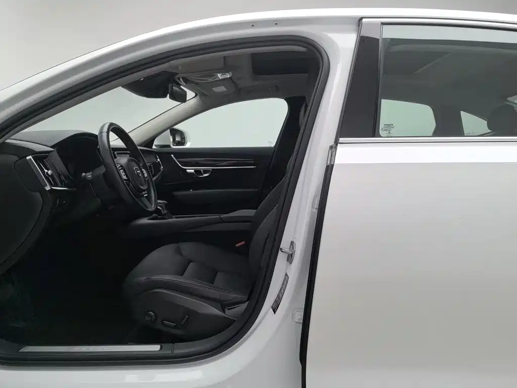 Volvo S90 — миниатюра 10