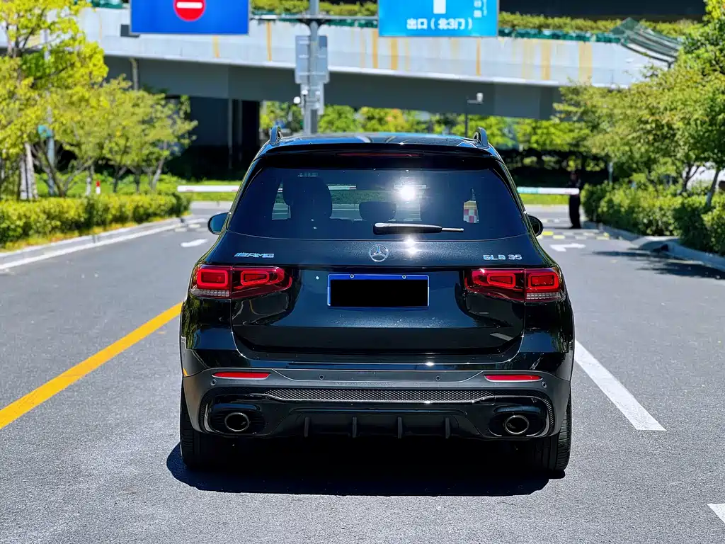 MERCEDES-BENZ GLB AMG