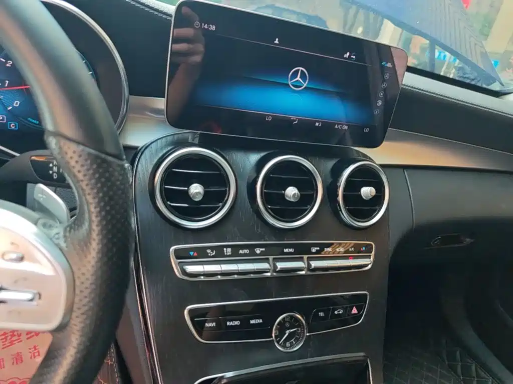 Mercedes-Benz C-Class — миниатюра 13