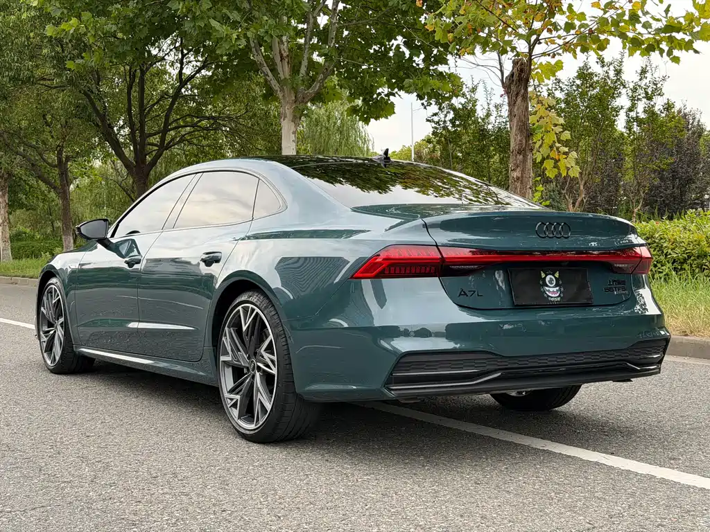 Audi A7L — миниатюра 6