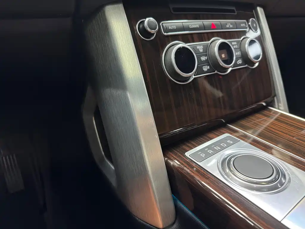 Land Rover Range Rover — миниатюра 36