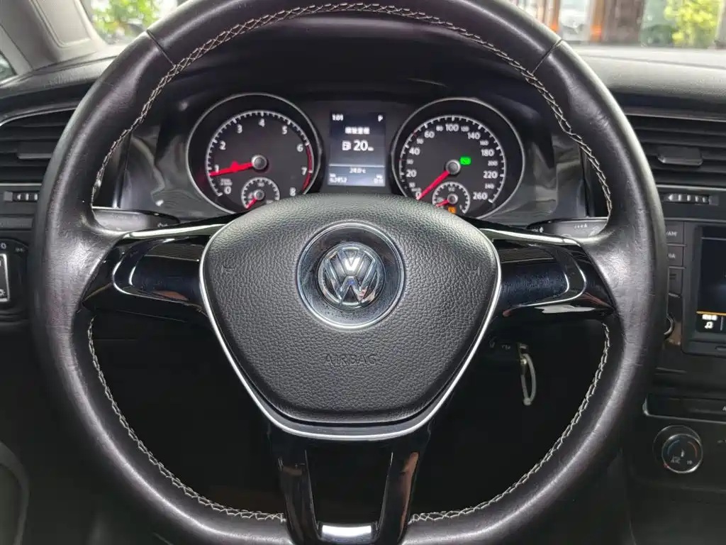 Volkswagen Golf 2017 230TSI AT Comfort