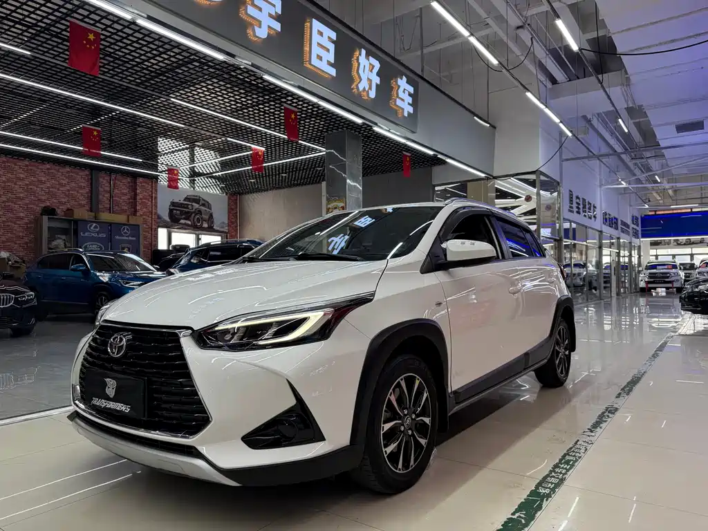 Toyota Yaris L 2022